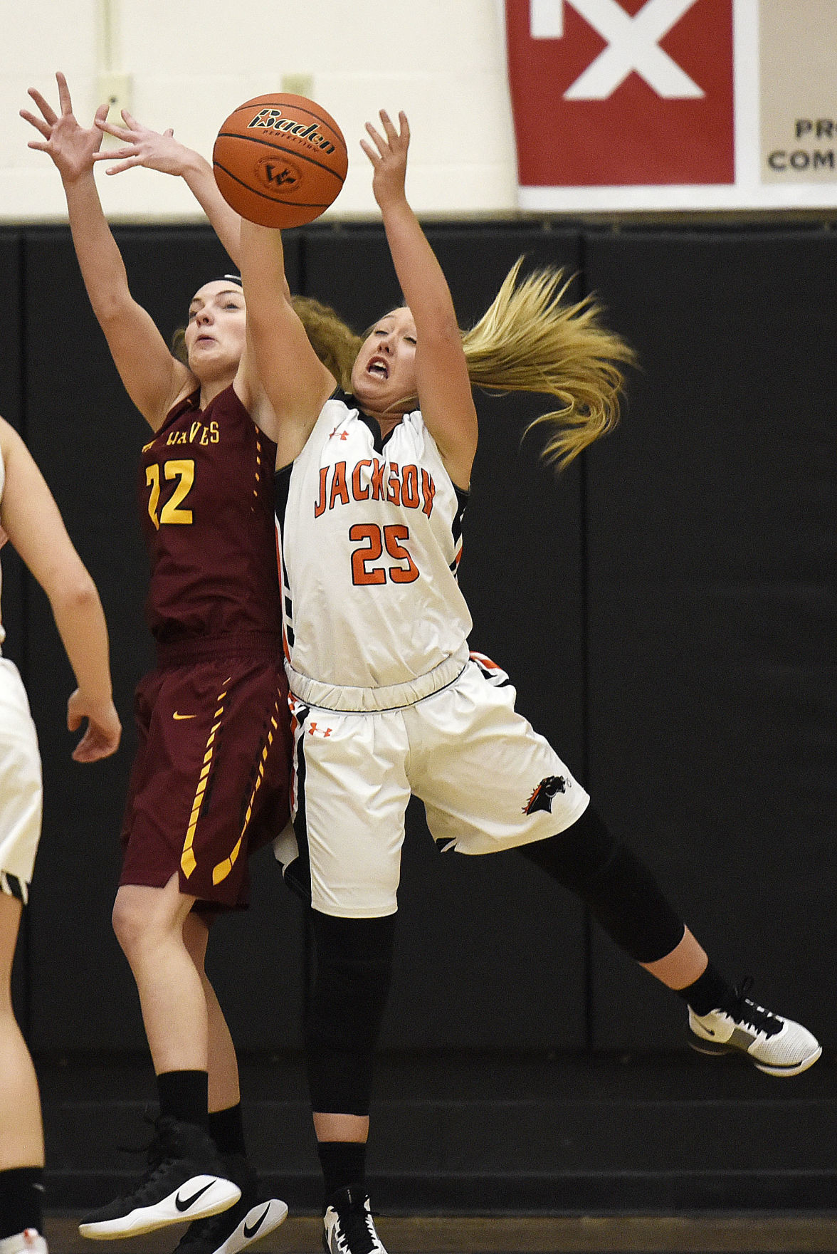 Lady Broncs basketball